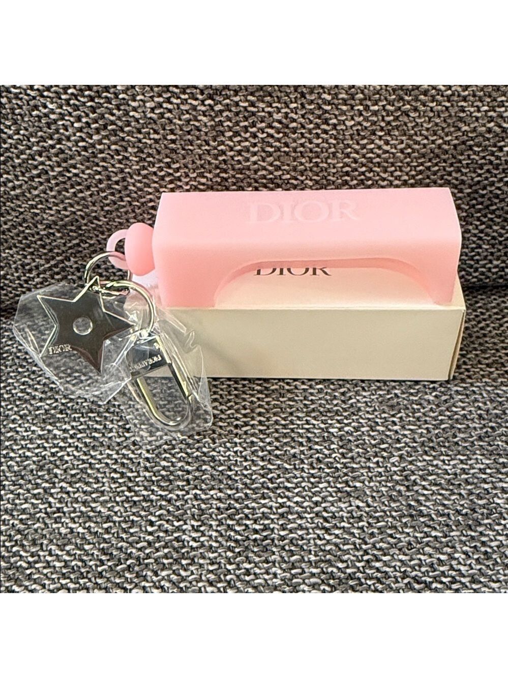 Dior Addict Lip Gloss Star Key Chain Pink Silicone New Authentic - Picture 6 of 17